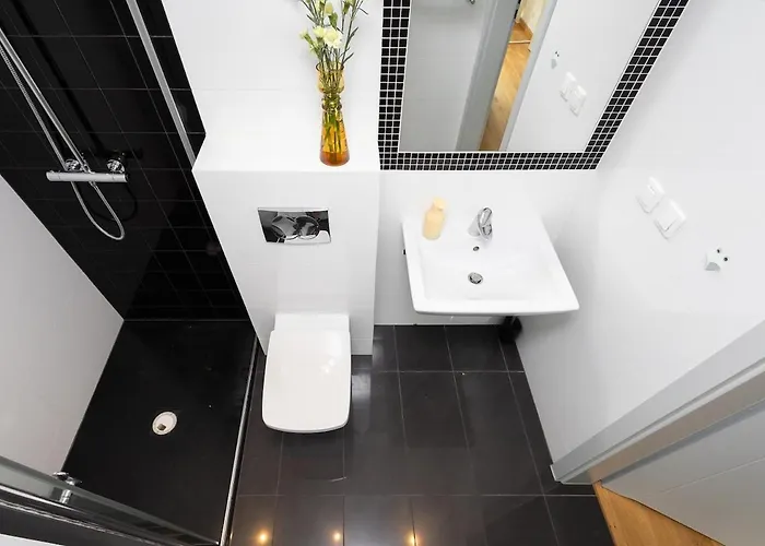 Sunny 2b In Centre *